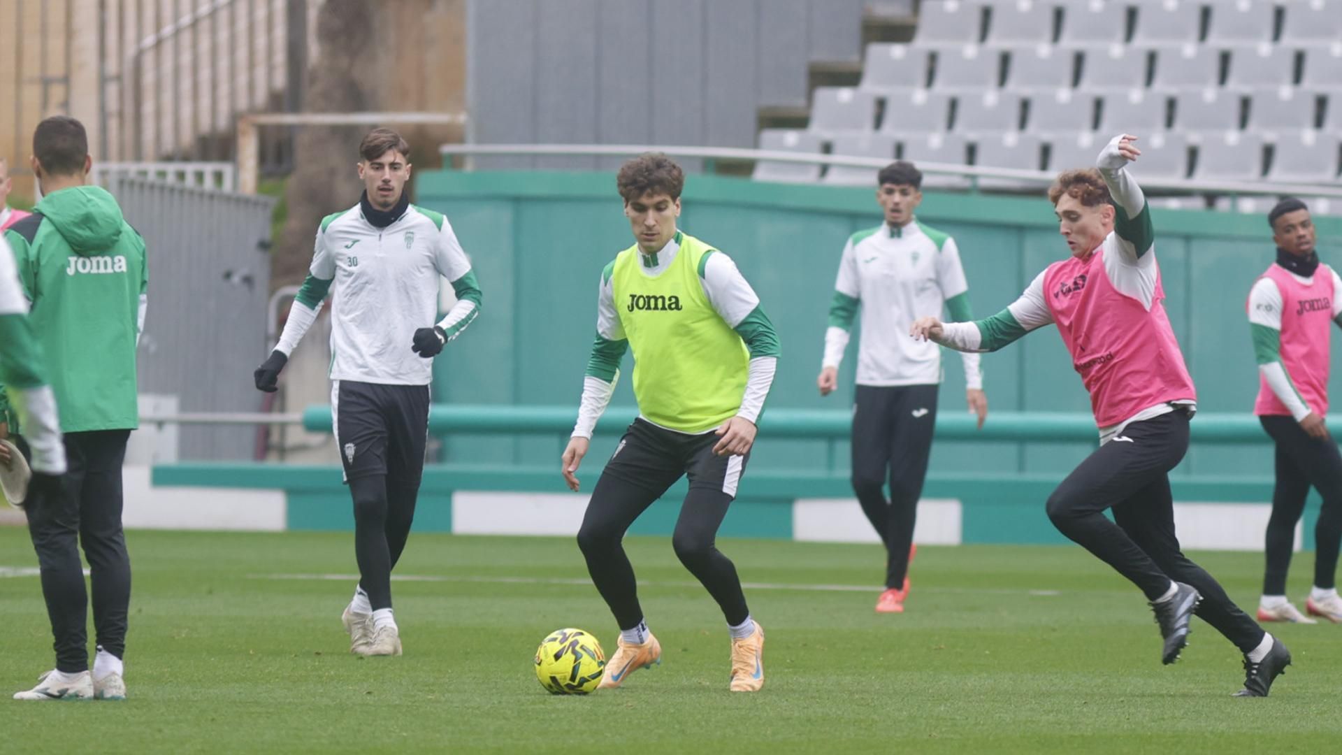 Las imágenes del primer entrenamiento del 2026 del Córdoba CF