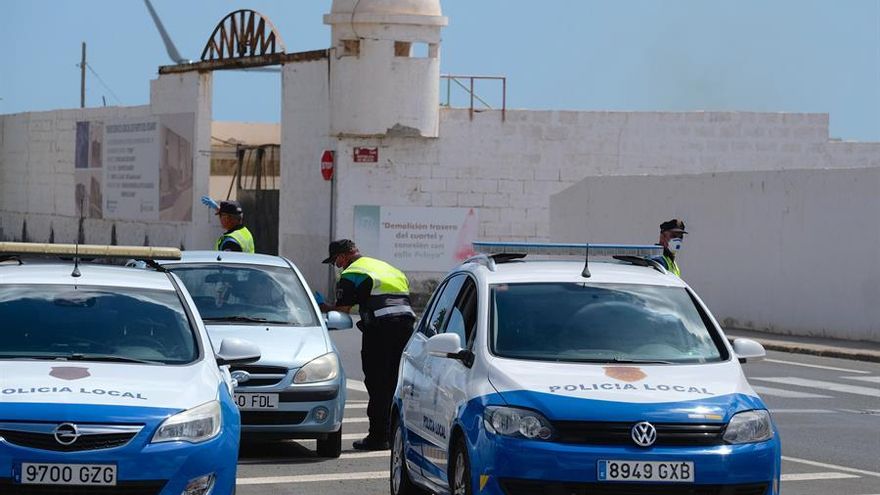 La Policía Local de Puerto del Rosario realiza un control a los conductores de vehículos