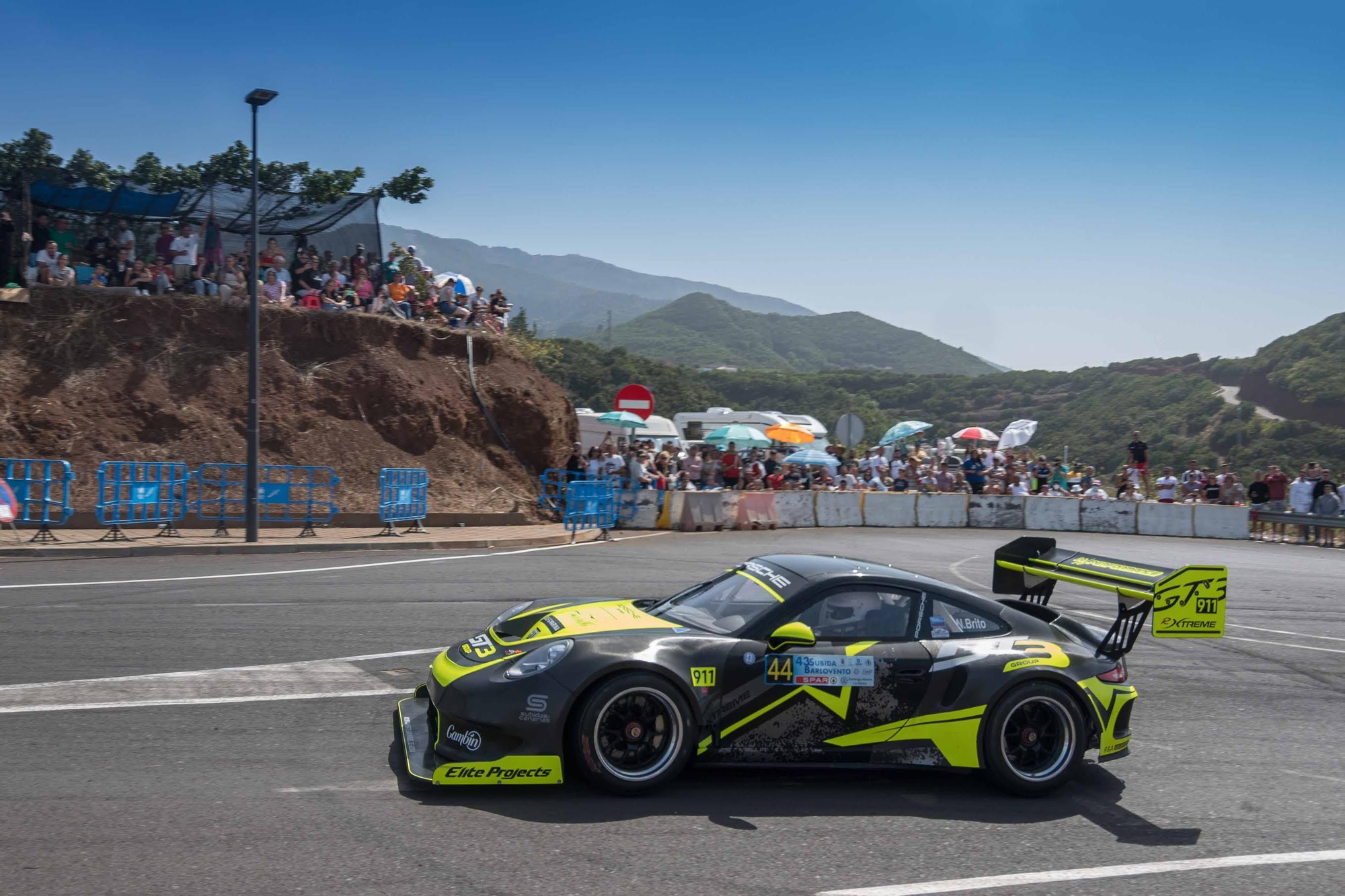 El Porsche de Nauzet Brito durante la competición.