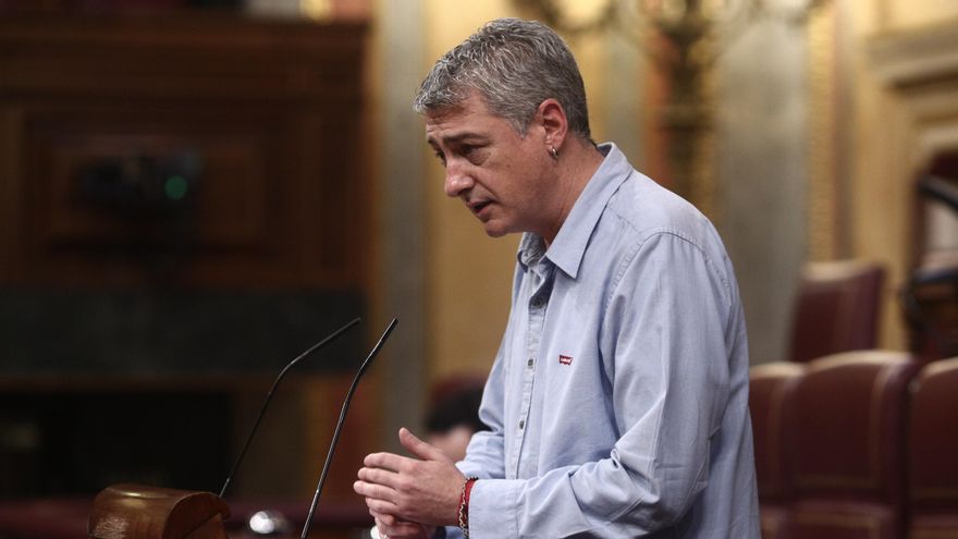 Archivo - El diputado de Bildu, Oskar Matute, en una imagen de archivo en el Congreso