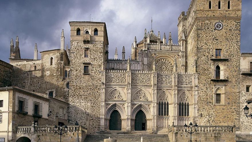 La curiosa leyenda de una vaca y su pastor que explica el origen de este majestuoso monasterio Patrimonio de la Humanidad