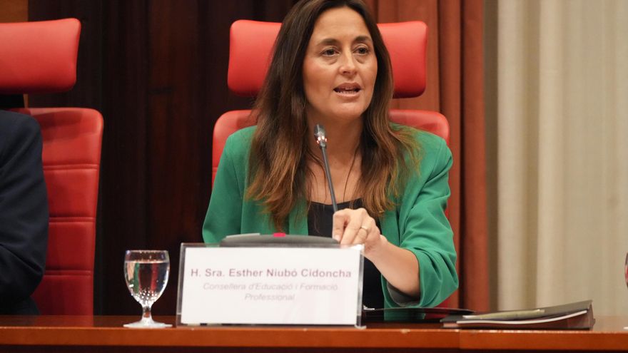 El Govern plantea acelerar la subida salarial del profesorado en tres años para acabar con las huelgas