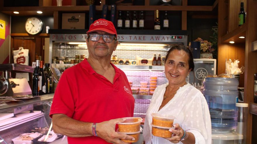 "Si no vienen en dos días, les llamo": cuando el comercio local sirve de red para los vecinos mayores