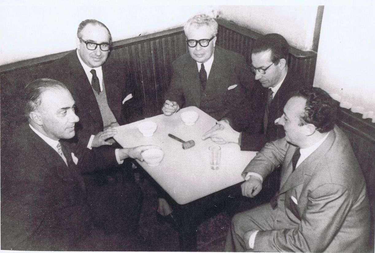 De esquerda a dereita, Pedro Díaz, Álvaro Cunqueiro, Francisco Fernández del Riego, Ramón Piñeiro e Emilio Álvarez Blázquez (1963).