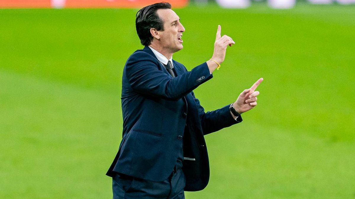 Emery, dirigiendo a los castellonenses