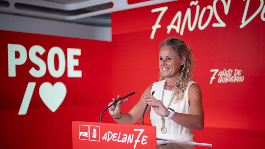 La portavoz del PSOE, Montse Mínguez, durante una rueda de prensa posterior a la reunión de la CEF-PSOE en la sede de Ferraz, a 7 de julio de 2025