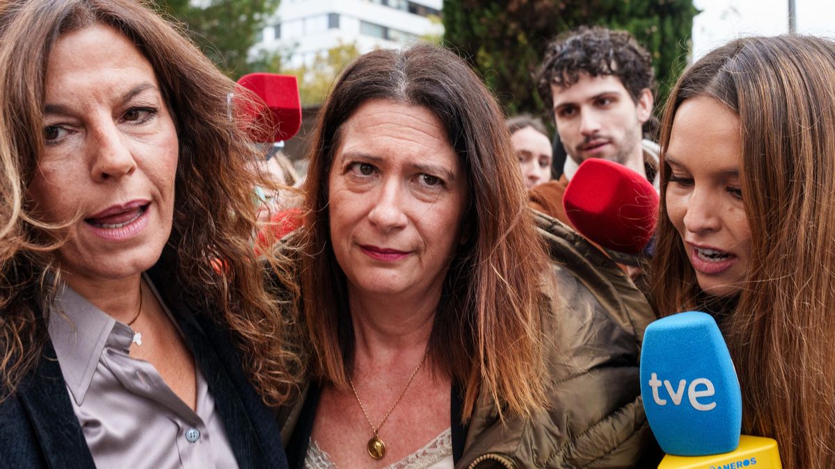 Lo malo para el PSOE es que las cabras dejan mucho tiempo libre a Leire Díez