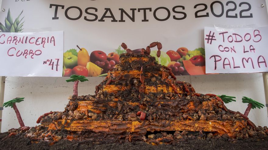 "Tosantos", la "batalla" gaditana contra Halloween en los puestos del mercado