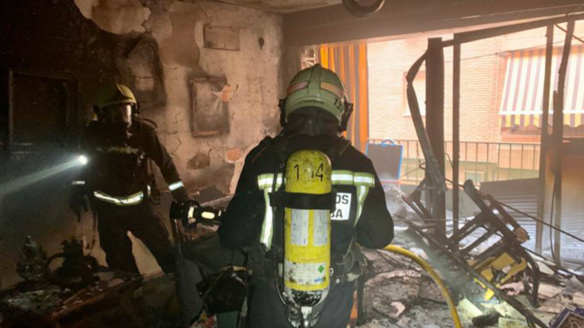 Les rebajan la pena y evitan la cárcel tras intentar quemar un piso con una familia dentro en Córdoba