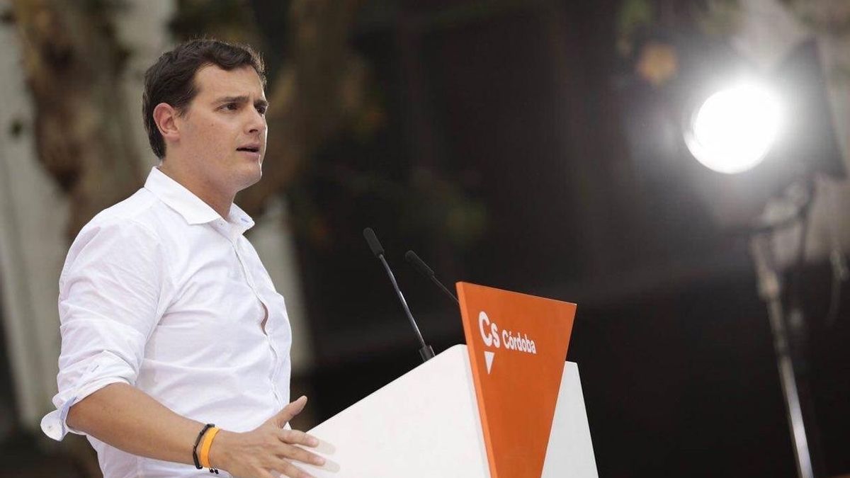 Albert Rivera ve una derrota del "PSOE constitucionalista" en el reconocimiento de la "plurinacionalidad" de España