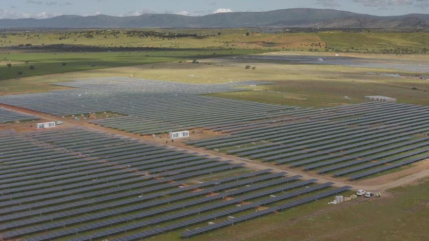 La eólica y la solar aportan por primera vez más electricidad en la UE que los combustibles fósiles