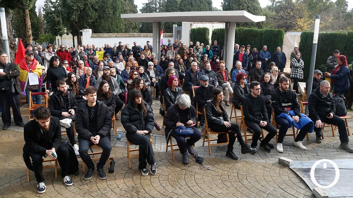 La Plataforma Comisión de la Verdad de Córdoba realiza una exhumación simbólica ante el retraso de las exhumaciones en Córdoba