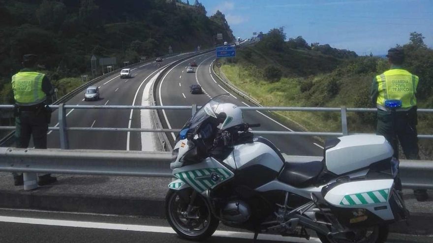 Motoristas de la Guardia Civil de Tráfico