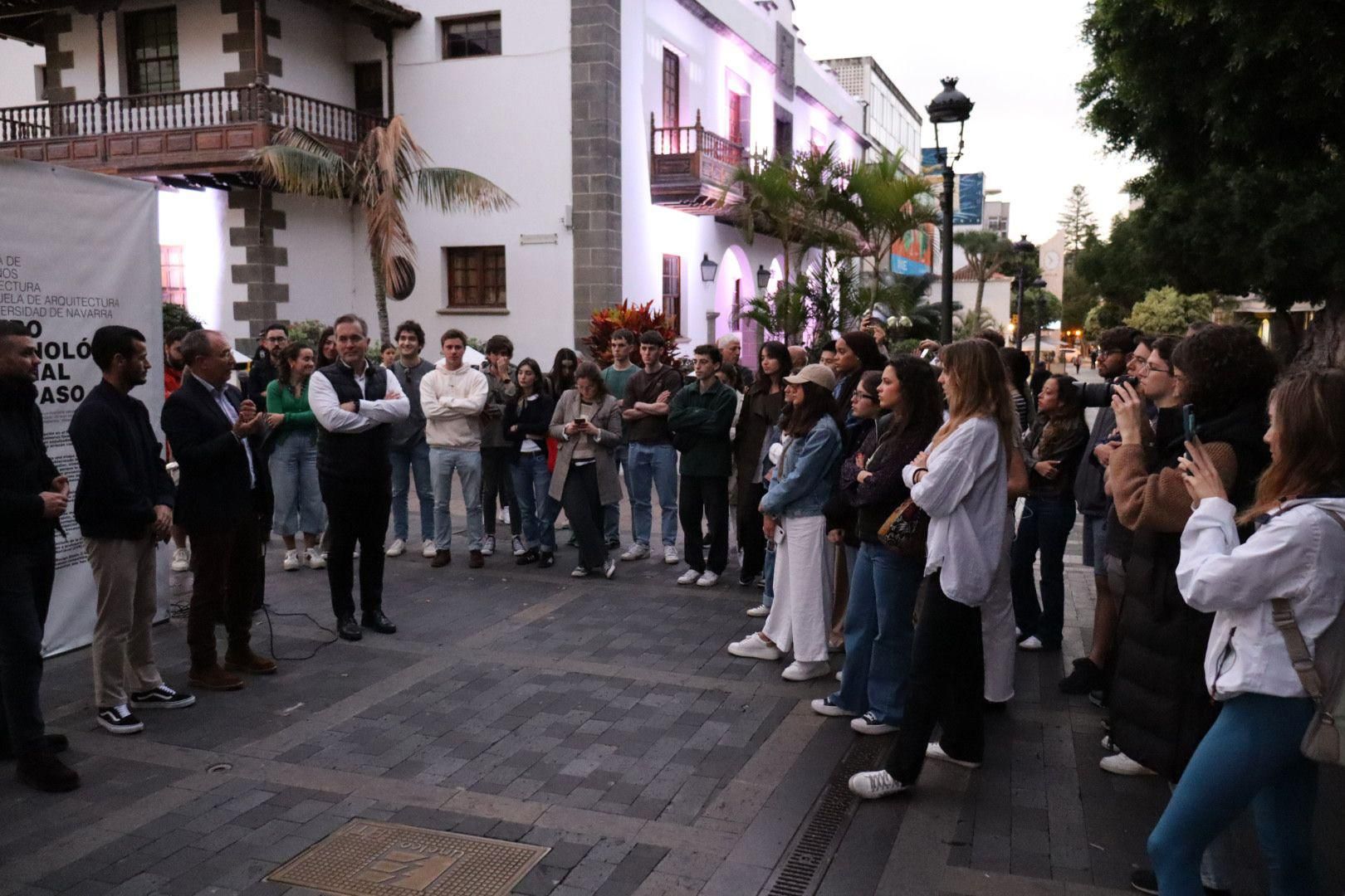 Inauguración de la exposición en Los Llanos de Aridane.