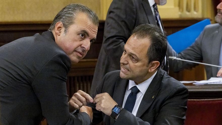 Izquierda y derecha se unen para echar al polémico presidente de Formentera que tenía paralizada la isla