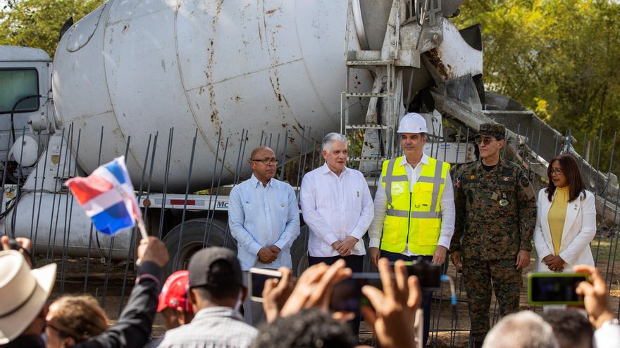 República Dominicana empieza la verja para frenar la inmigración desde Haití