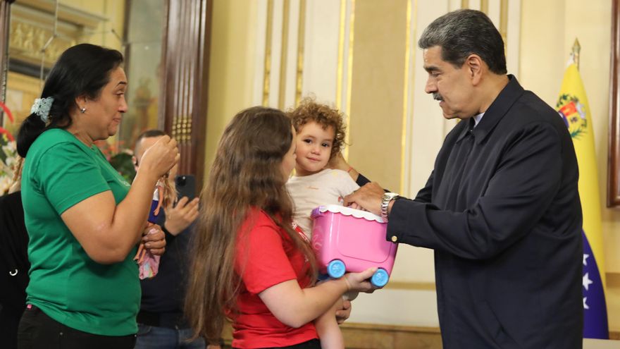 Gobierno anuncia llegada a Venezuela de niña separada de su madre deportada de EE.UU.