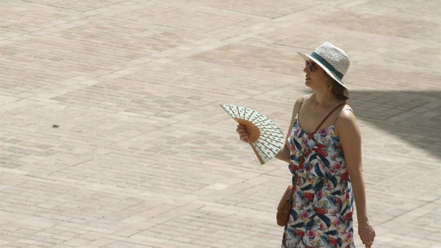 Tiempo de verano con sol y altas temperaturas para fin de semana con tormentas en el nordeste