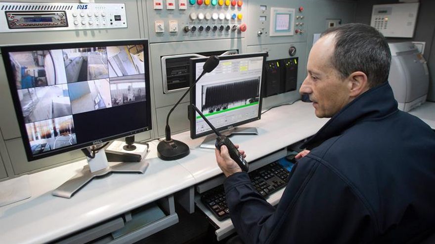 La CNMC abre expediente a empresas y sindicatos de estiba del Puerto de Vigo