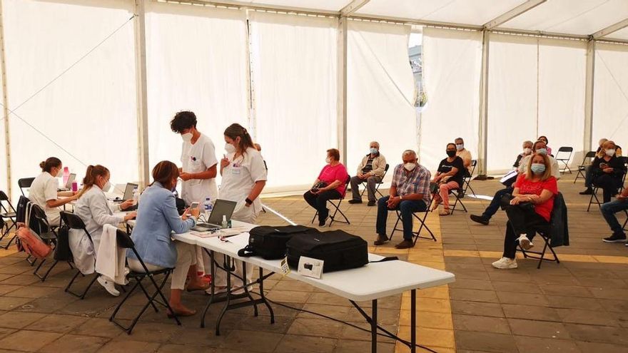 Nuevo registro de vacunación en La Palma: cerca del 62% de la población diana ha recibido una dosis