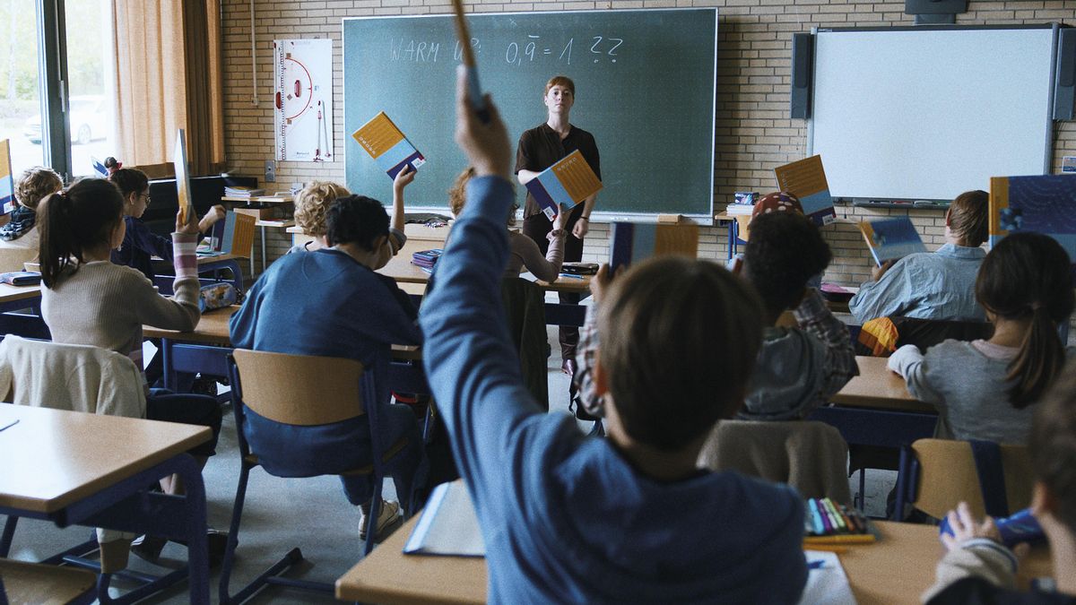 Un aula donde se muestra el racismo y el machismo de la sociedad en 'Sala de profesores'