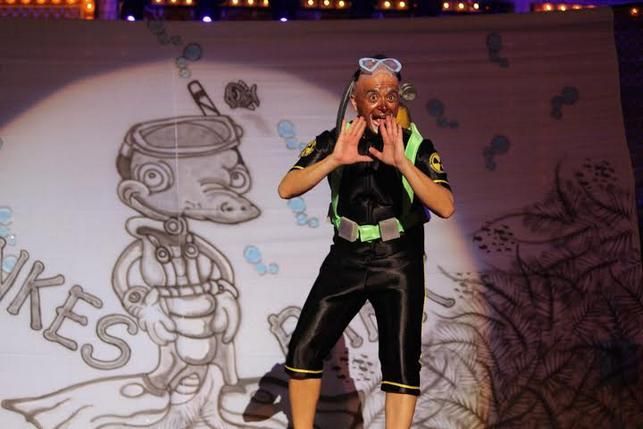 Actuación de 'Los Serenques' en la final de murgas 2015. FOTO: Cirenia Vico.