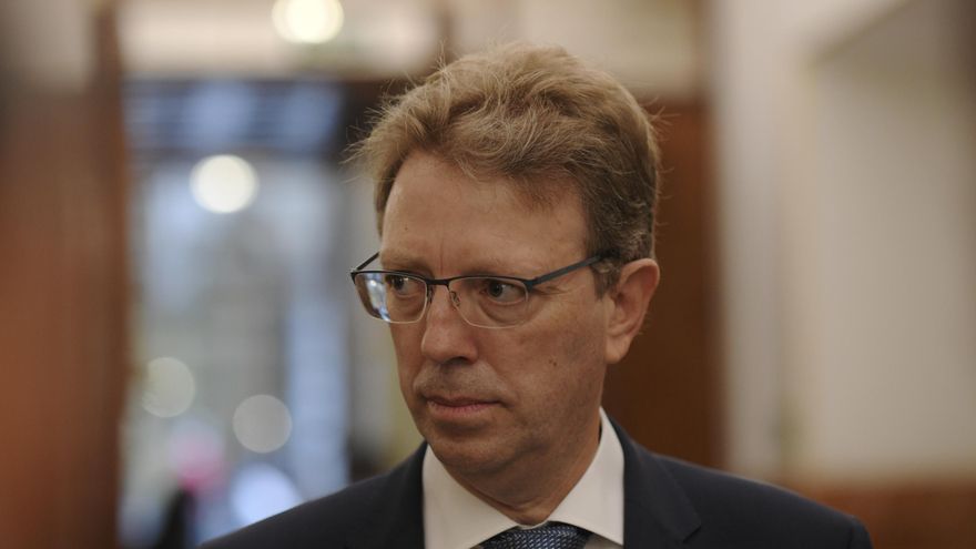 Archivo - El portavoz parlamentario del PDeCAT, Ferrán Bel, a su llegada a una sesión plenaria en el Congreso de los Diputados.