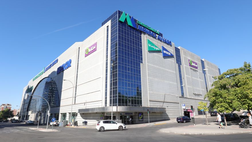 Edificio de El Corte Inglés Méndez Álvaro en el distrito de Arganzuela, a 11 de septiembre de 2022, en Madrid (España).