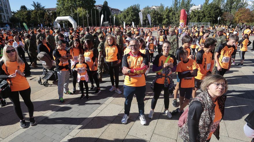Cientos de personas participaron este domingo en la carrera solidaria de Alcles 'Corre por la vida'