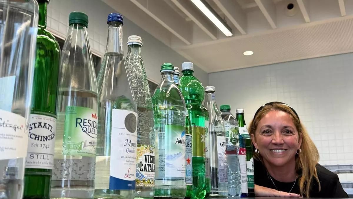 La primera sommelier de agua de Latinoamérica es argentina y rompe con el mito del líquido insípido, incoloro e inodoro