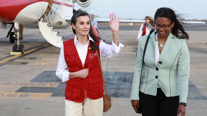 La reina de España Letizia llega a Cabo Verde en su décimo viaje de cooperación