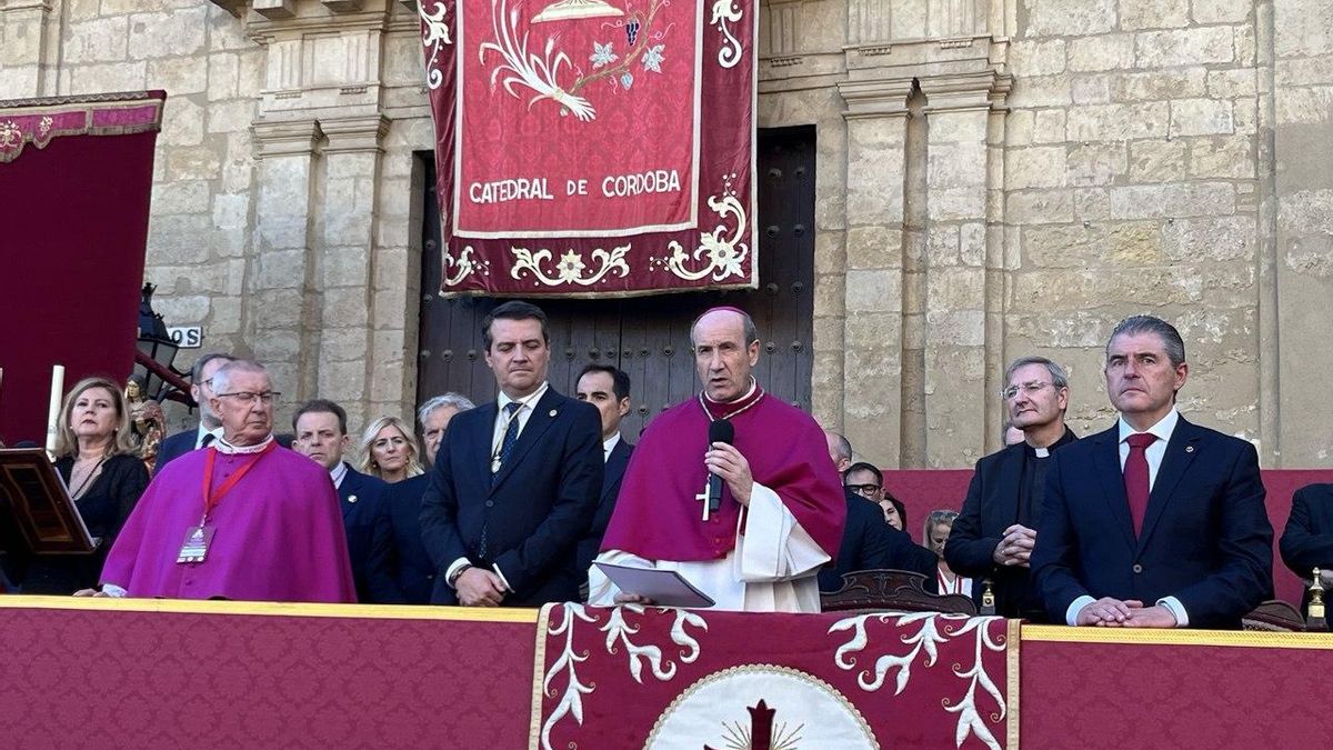 El Cristo de San Álvaro preside la Carrera Oficial del Vía Crucis Magno