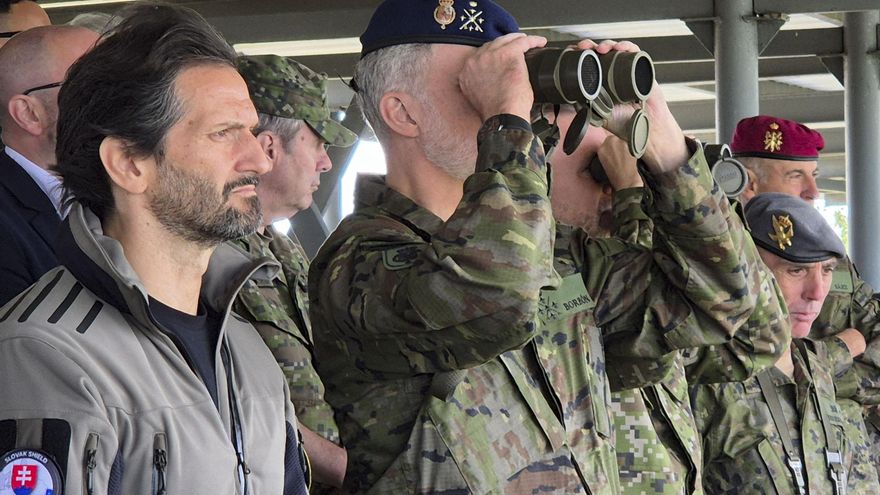 El rey, "orgulloso" de militares españoles que lideran la disuasión a Rusia en Eslovaquia