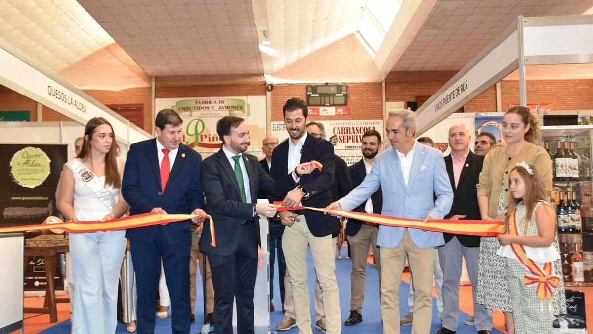 La Feria Agrícola y Ganadera de San Clemente reúne a medio centenar de expositores