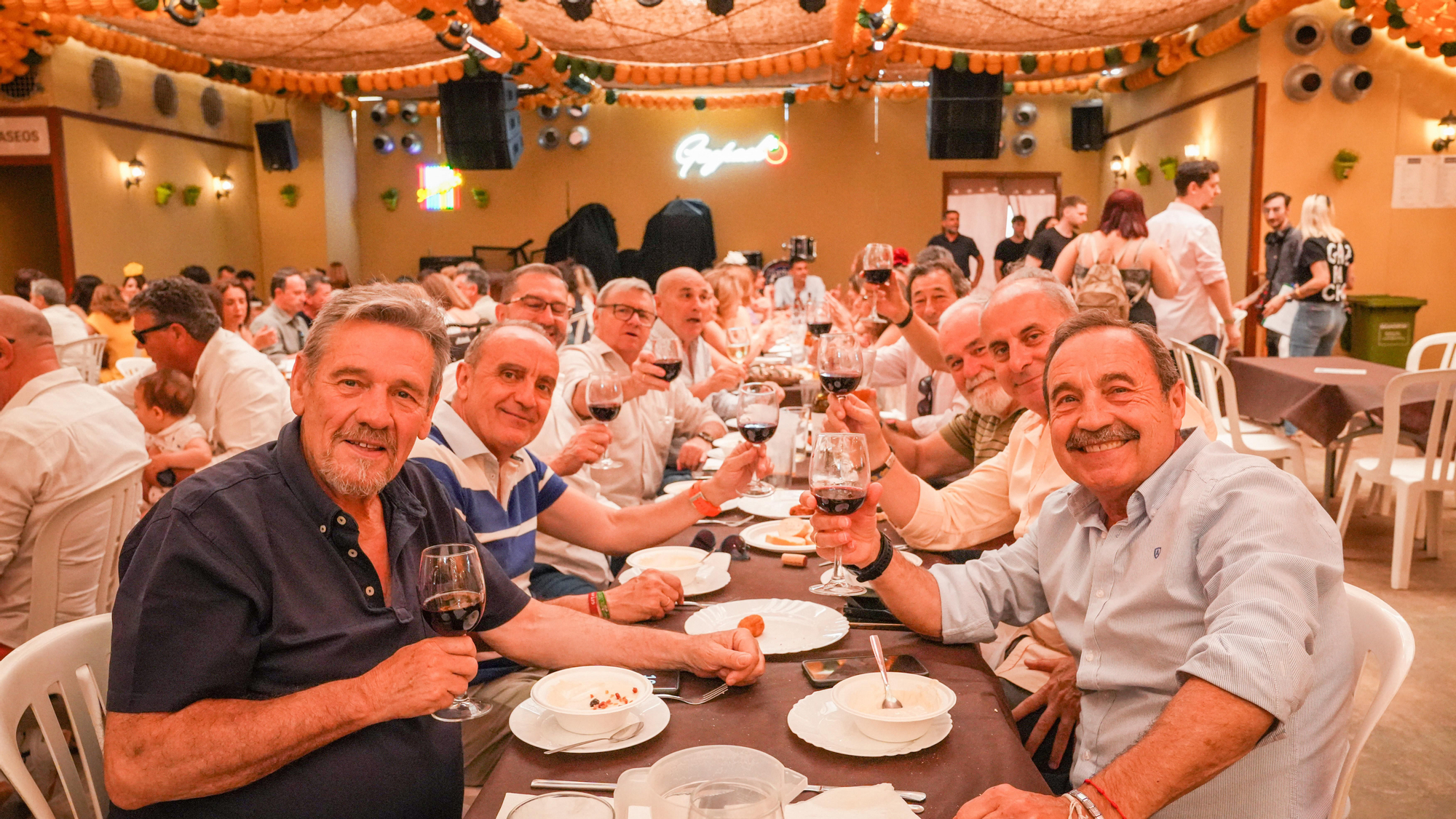 Comidas de empresas y amigos en la Feria de Córdoba