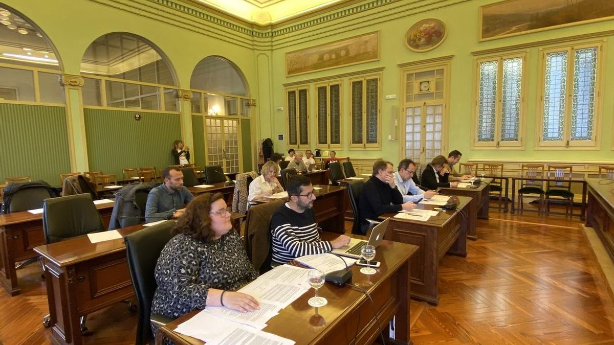 El Parlament pide al Govern mejorar los programas de apoyo a menores tutelados víctimas de explotación sexual
