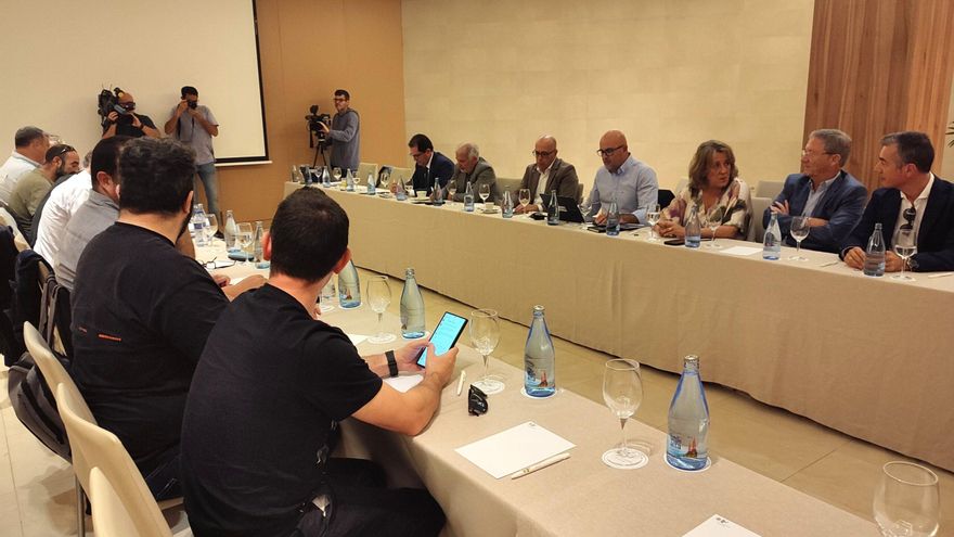 Ashotel propone una subida salarial acumulada del 13,5% hasta 2028 tras la amenaza de huelga en verano