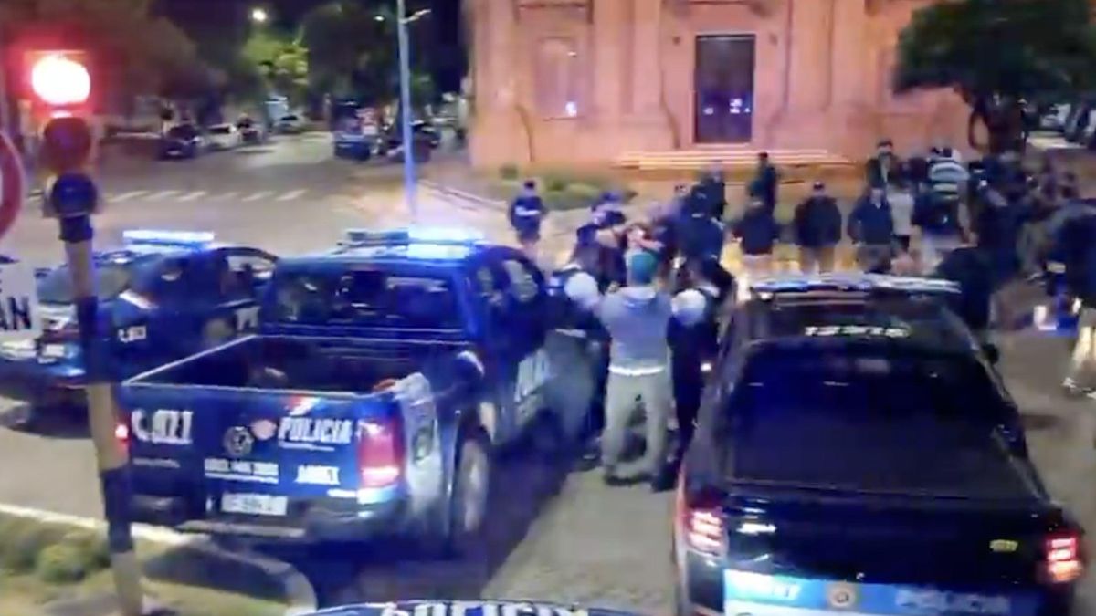 Se acuarteló un sector de la Policía de Santa Fe y Pullaro desplazó a 20 miembros de la fuerza