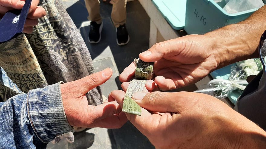 Un metro de costura y un pendiente: objetos que guardan la memoria de los fusilados por el franquismo en Valladolid