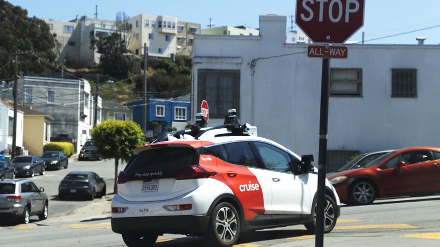 General Motors deja el negocio del robotaxi tras invertir miles de millones y pone en duda su rentabilidad