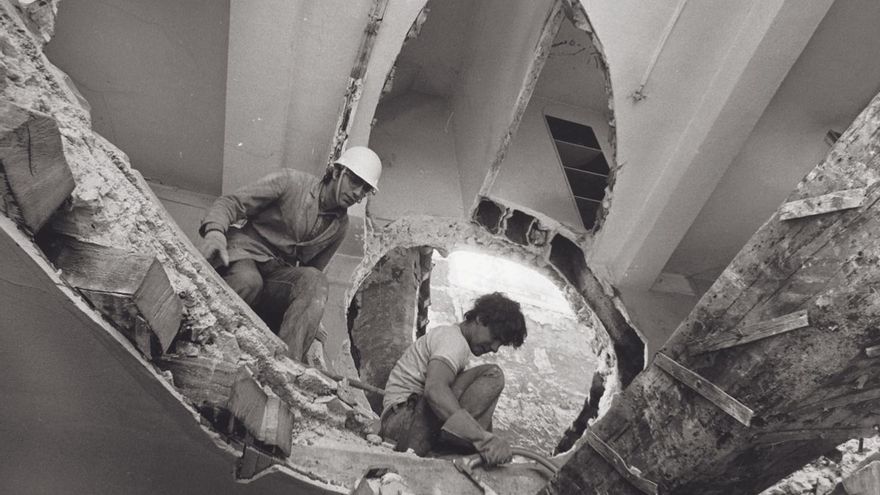 Gordon Matta-Clark, el artista que mostraba las entrañas de los edificios para derribar el capitalismo