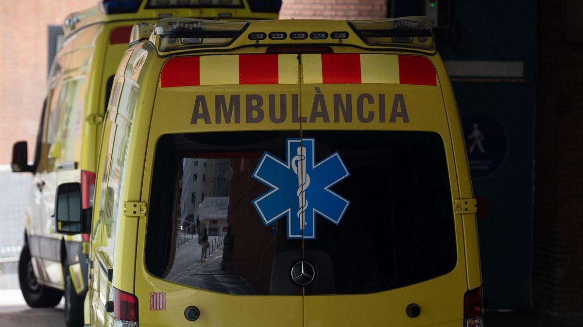Foto de archivo de una ambulancia en Catalunya