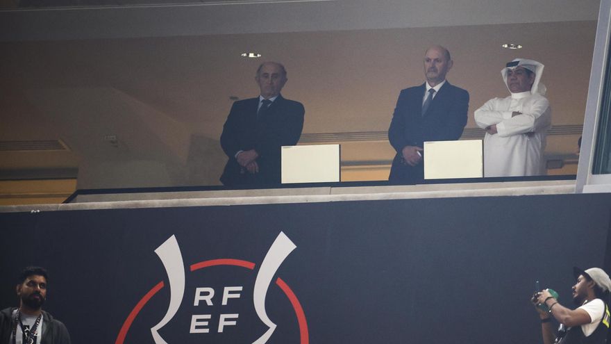 Louzán, último recurso: el Supremo trata la prevaricación del presidente del fútbol que apoyó a Feijóo y disculpó a Rubiales