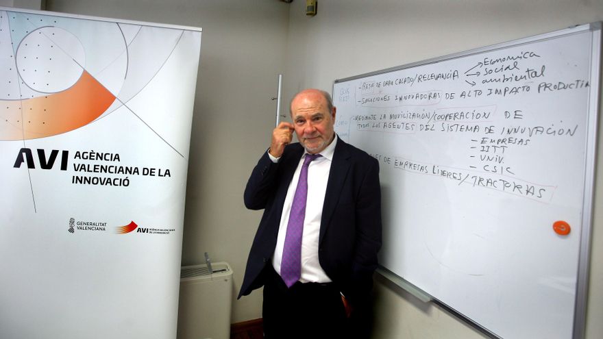 García Reche en su despacho en la Agencia Valenciana de Innovación. / Jesús Císcar