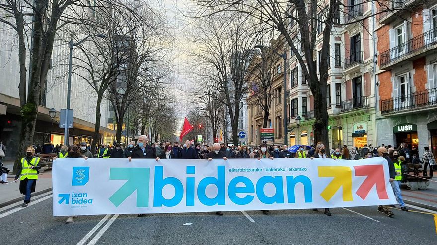 Alrededor de 200 manifestaciones piden en Euskadi y Navarra el fin de la "política de excepción" para los presos de ETA