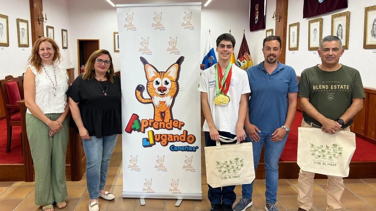 El Ayuntamiento de Villa de Mazo felicita a Fabián Pérez por sus 11 medallas en las Mind Sports Olympiad de Londres