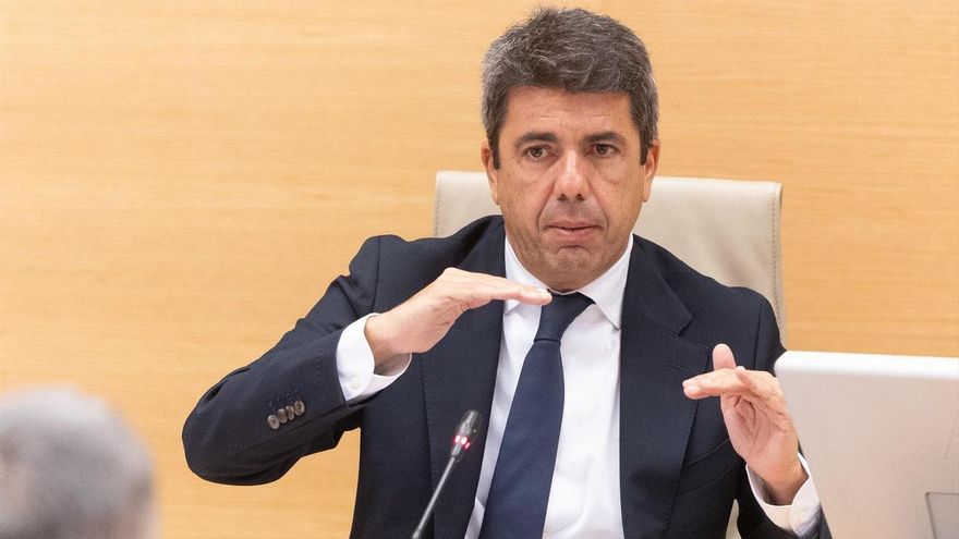 A juíza Dana questiona as declarações de Mason ao Congresso e exige uma fita de vídeo de sua declaração