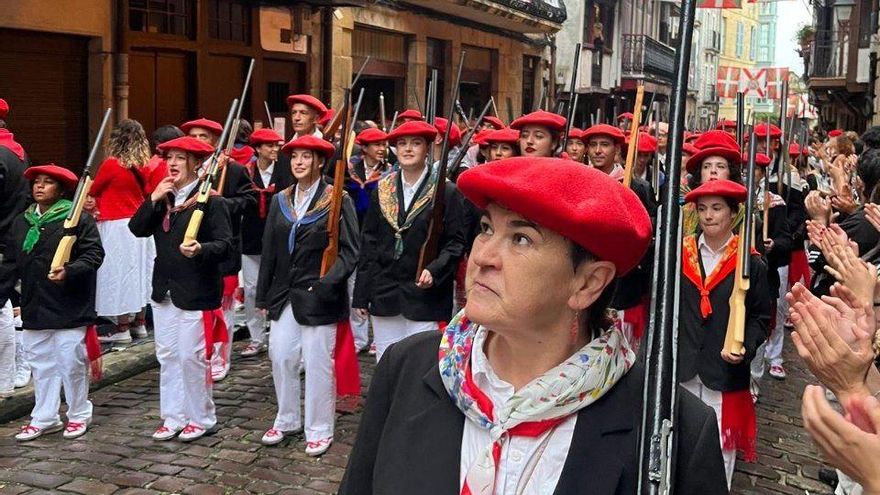 Las compañías contra la mujer en el Alarde de Hondarribia vuelven a plantar a la igualitaria Jaizkibel