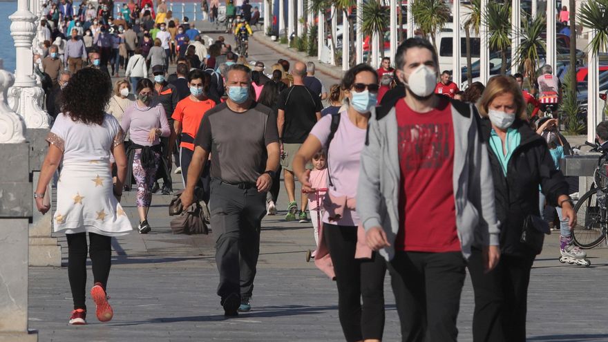 Consumo prohibirá la venta de mascarillas higiénicas con válvula. EFE/Archivo