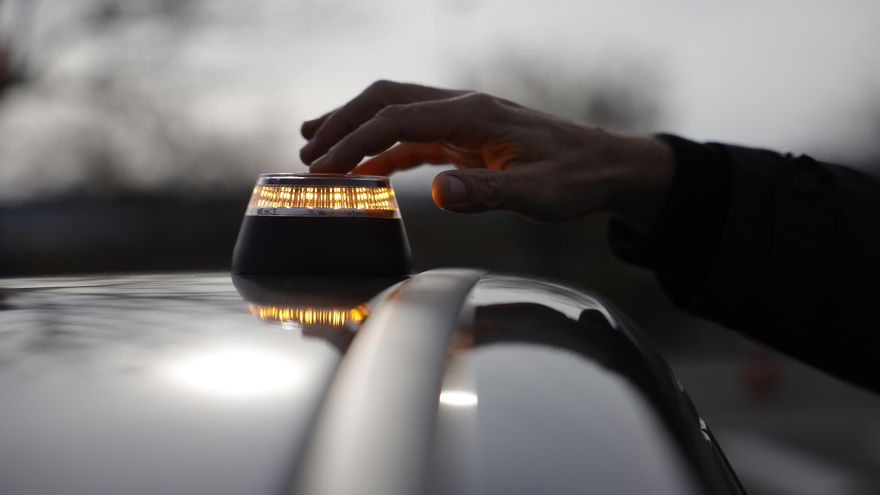 Interior no multará por un periodo "razonable" a conductores que no lleven la baliza V-16